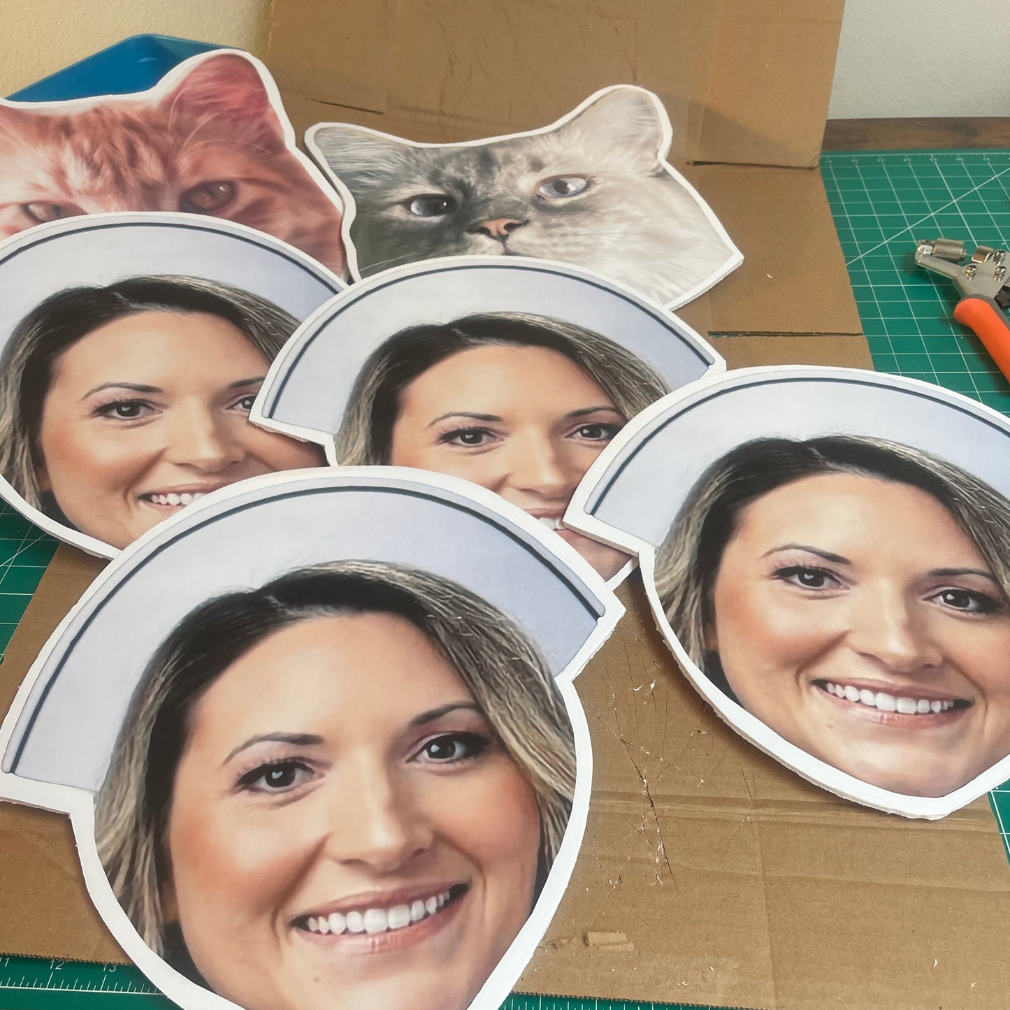 805 BIG HEADS